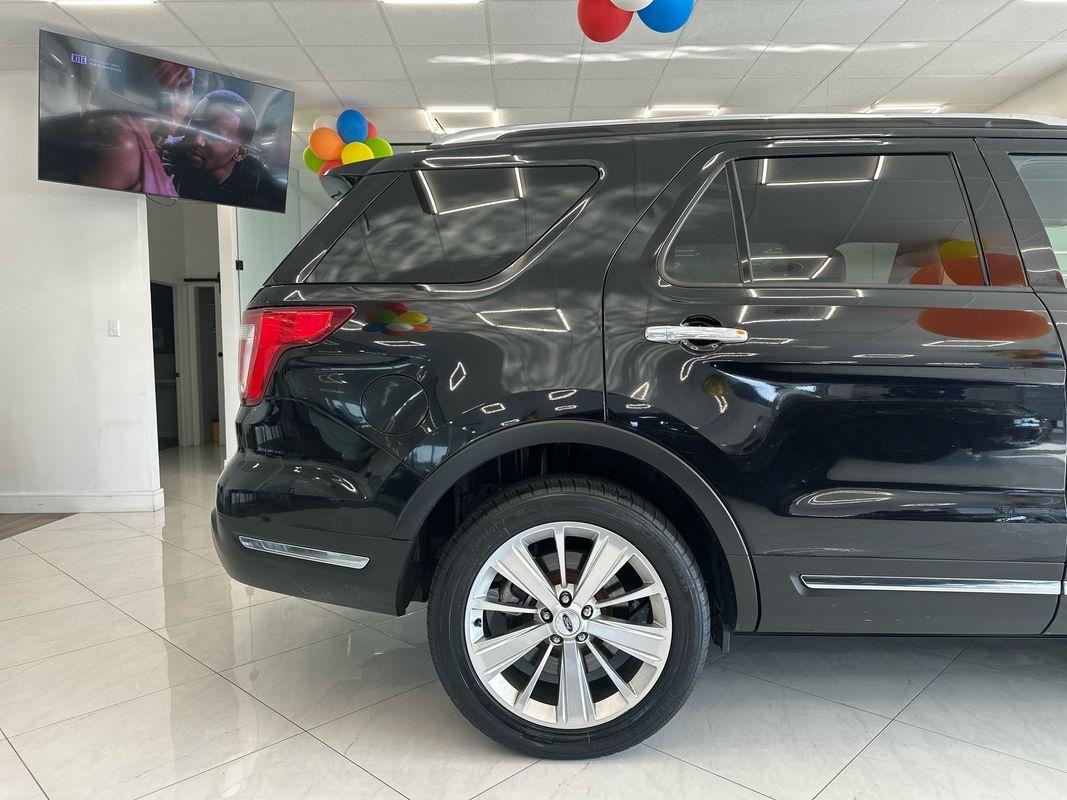 2019 Ford Explorer Limited photo 4