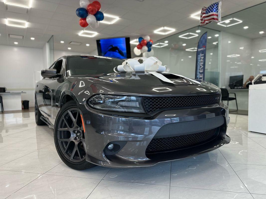 2019 Dodge Charger R/T photo 3