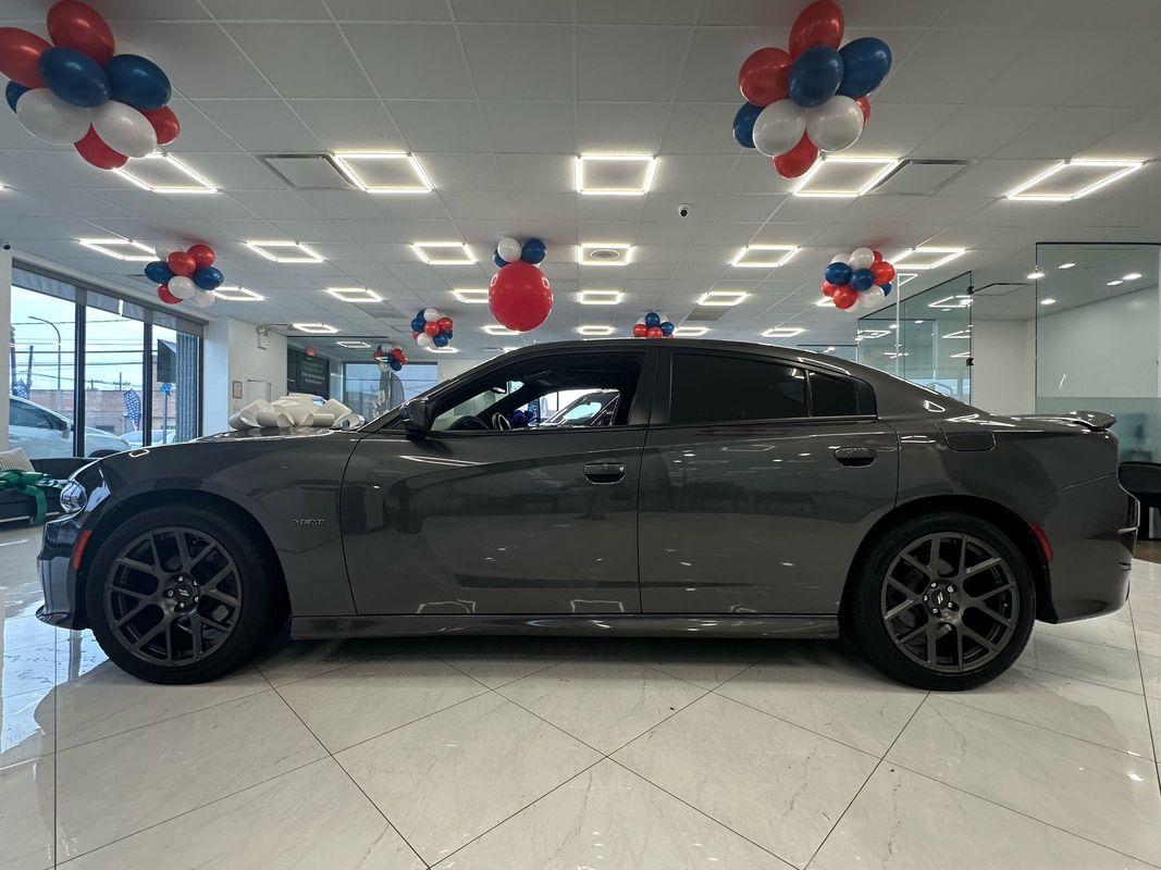 2019 Dodge Charger R/T photo 4