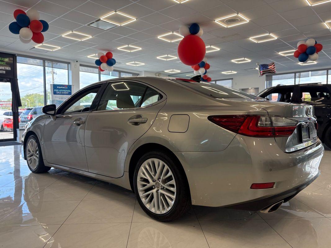 2016 Lexus ES 350 photo 8