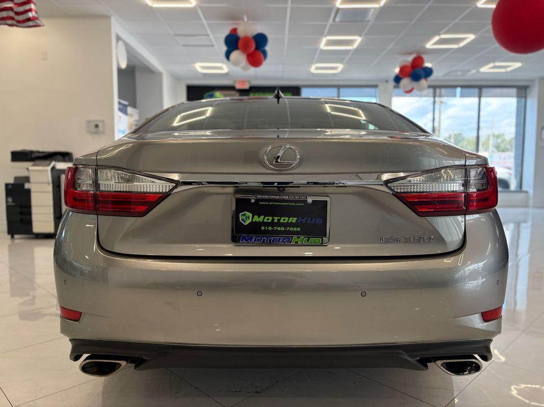 2016 Lexus ES 350 photo 9