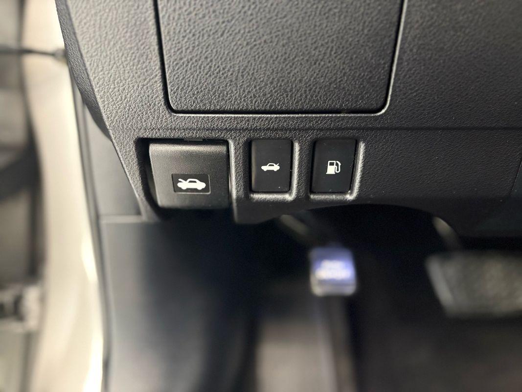 2016 Lexus ES 350 photo 29