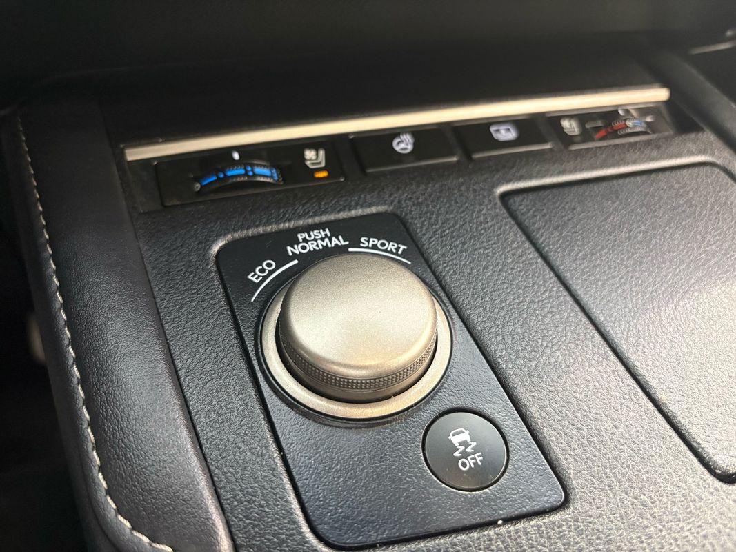 2016 Lexus ES 350 photo 31