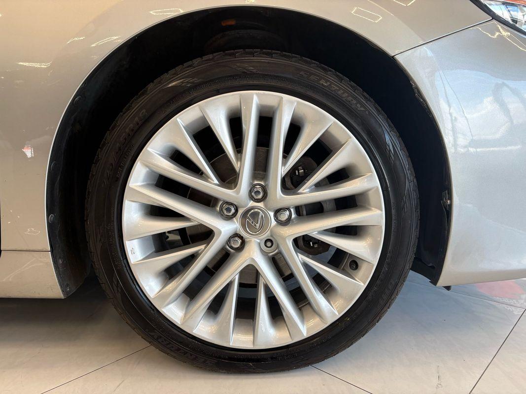 2016 Lexus ES 350 photo 41