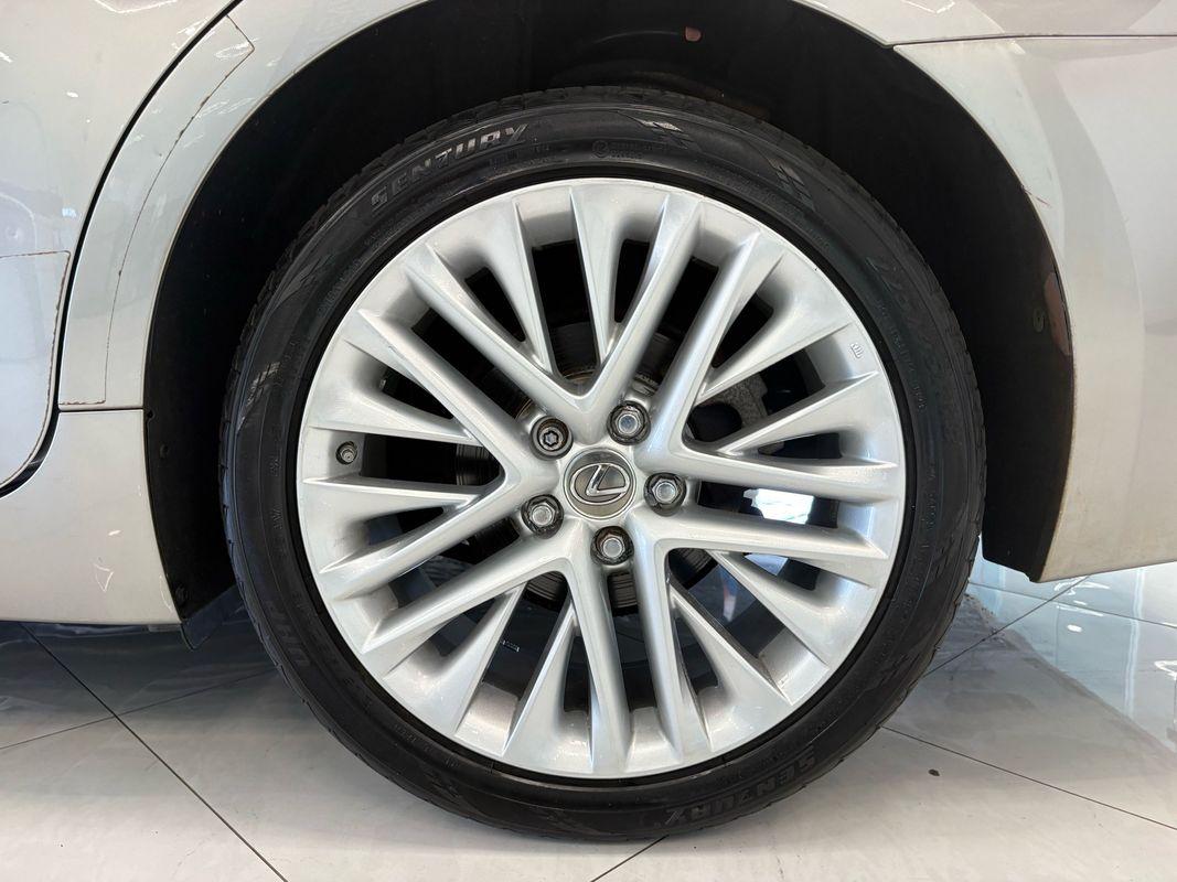 2016 Lexus ES 350 photo 43