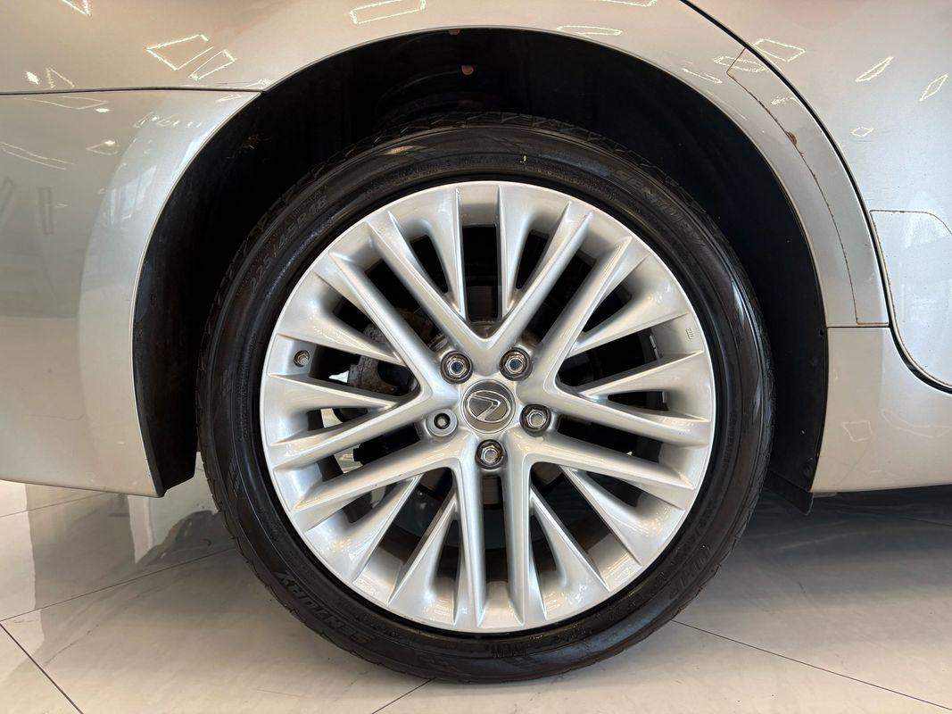 2016 Lexus ES 350 photo 44