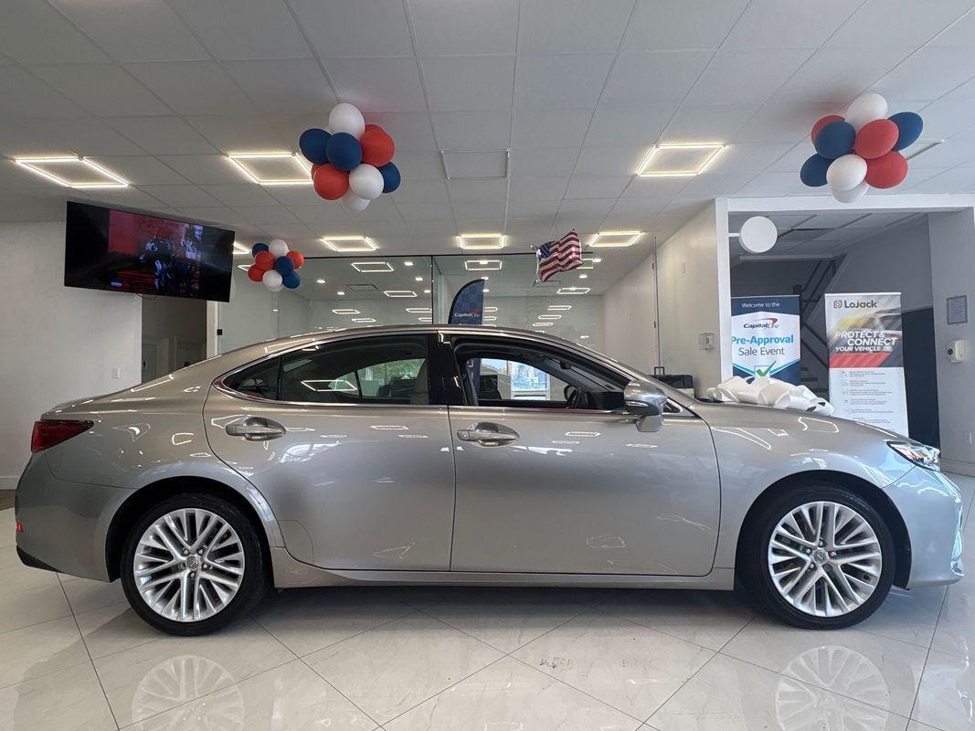 2016 Lexus ES 350 photo 3