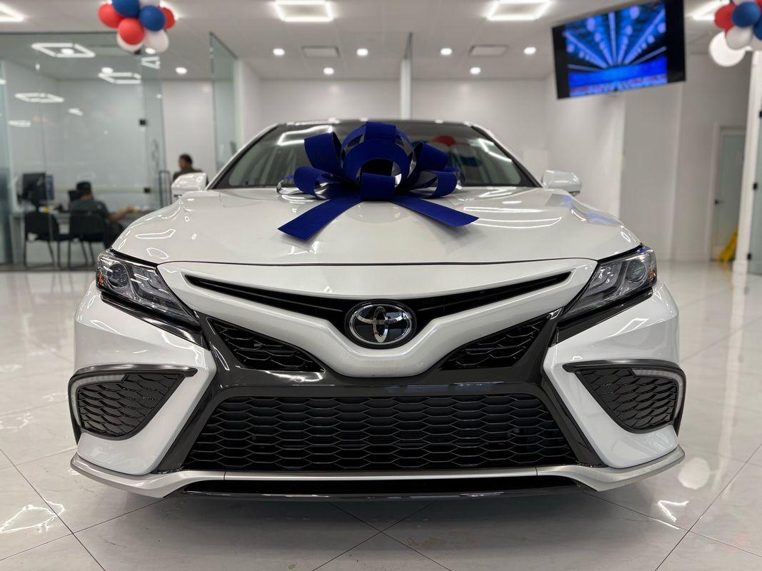 2023 Toyota Camry XSE photo 2