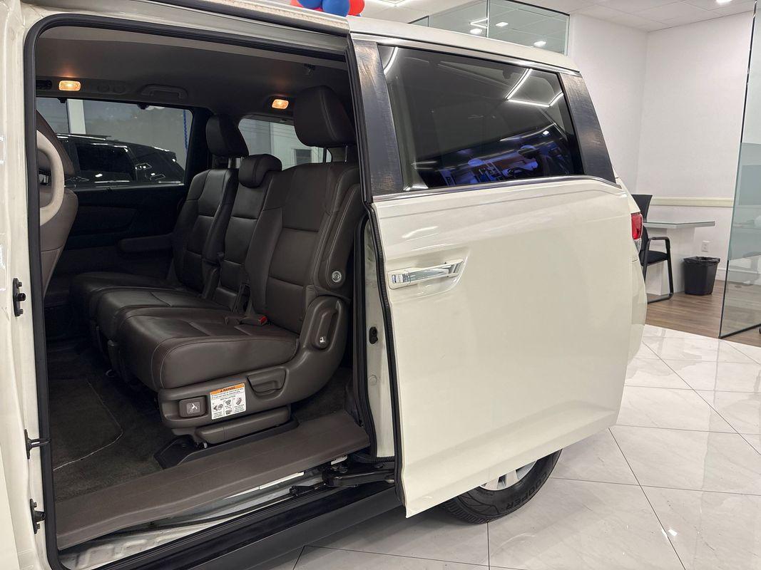 2016 Honda Odyssey EX-L photo 15