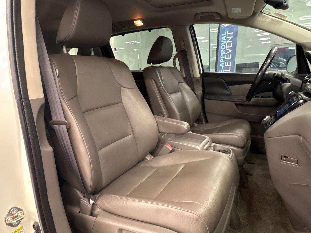2016 Honda Odyssey EX-L photo 23