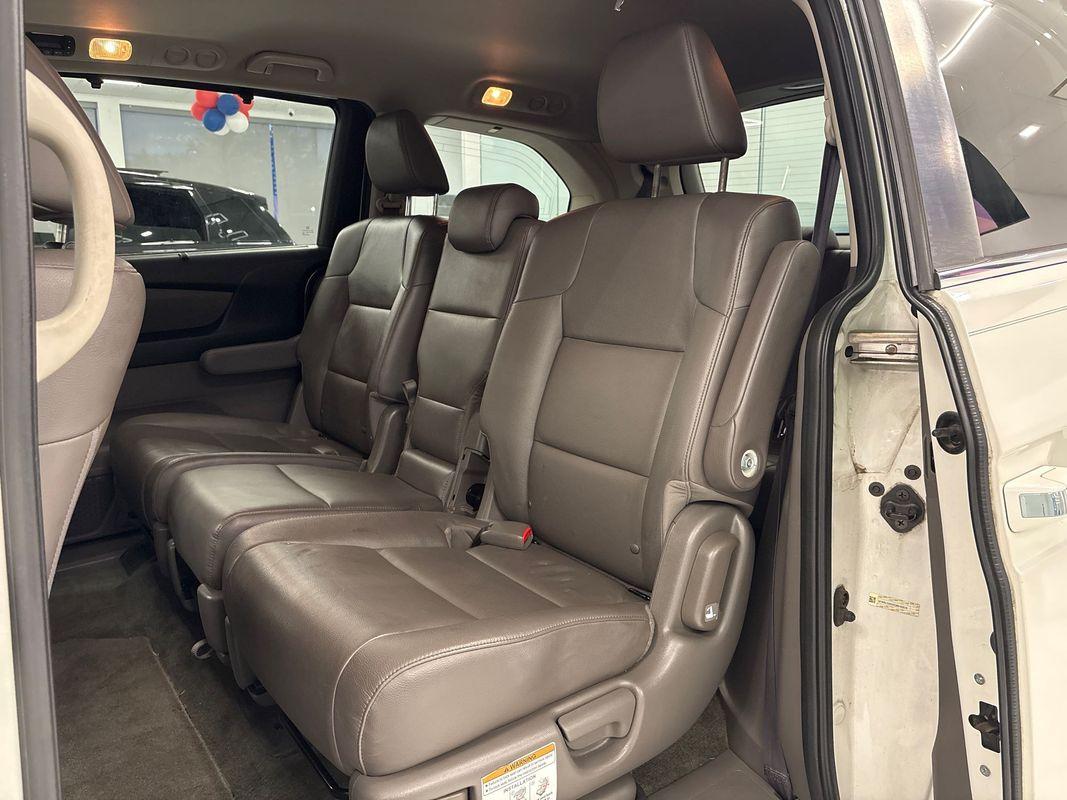 2016 Honda Odyssey EX-L photo 24