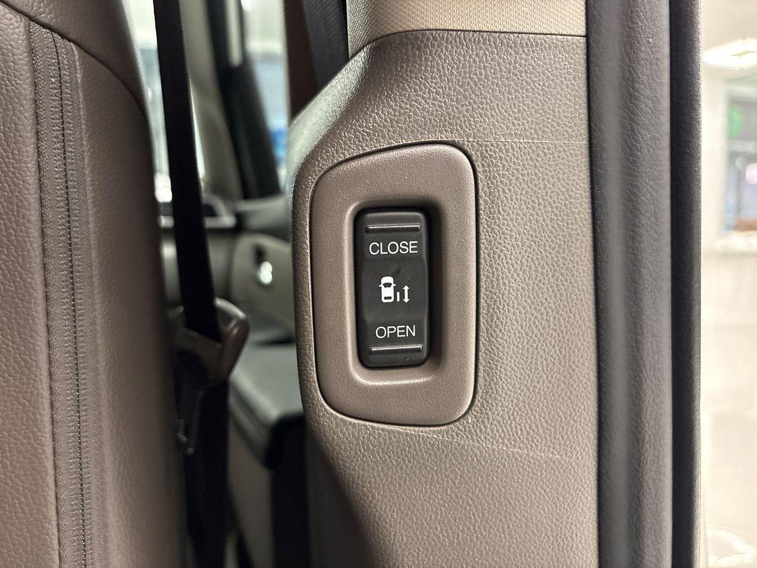 2016 Honda Odyssey EX-L photo 27