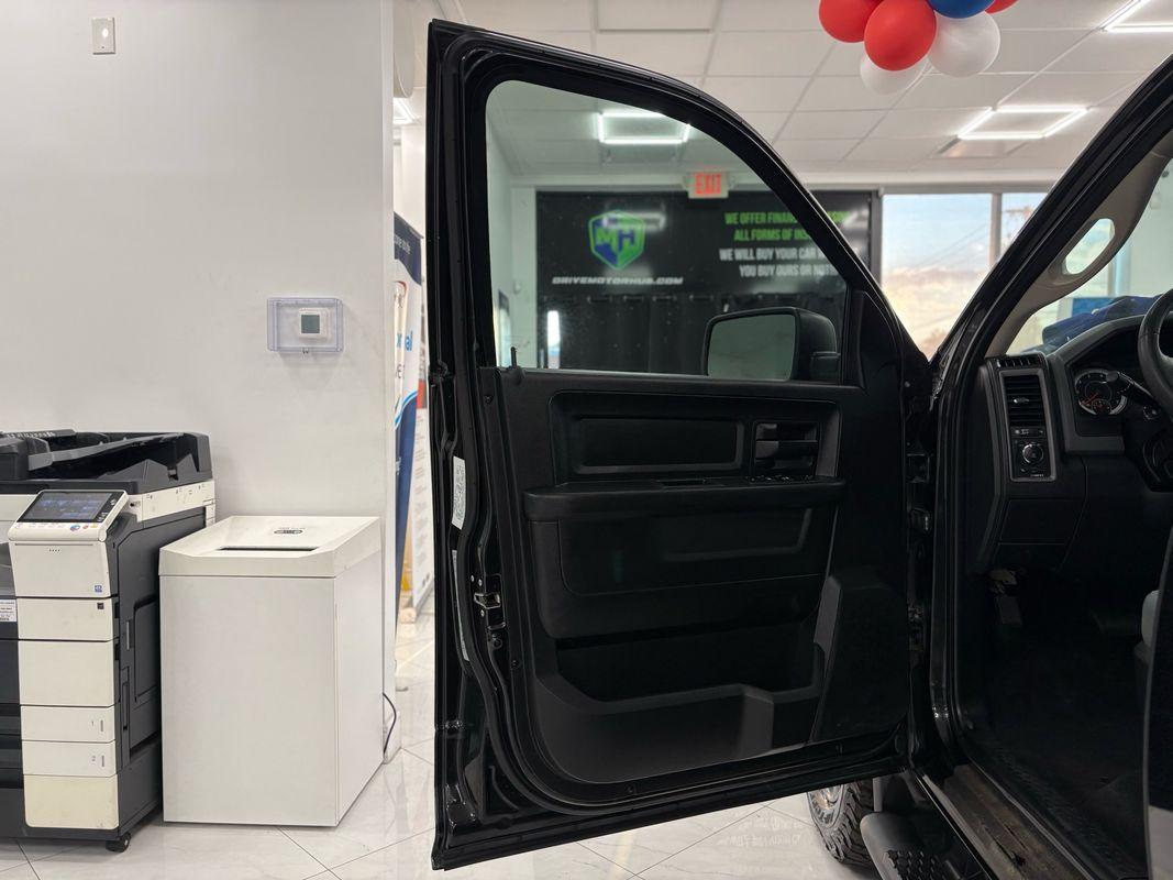 2018 Ram 1500 Express photo 25