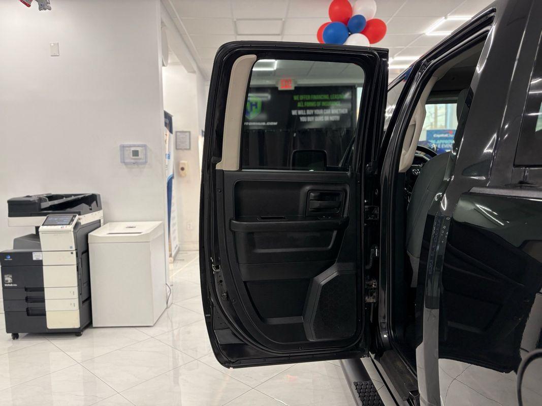 2018 Ram 1500 Express photo 26