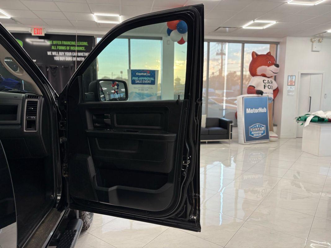 2018 Ram 1500 Express photo 27