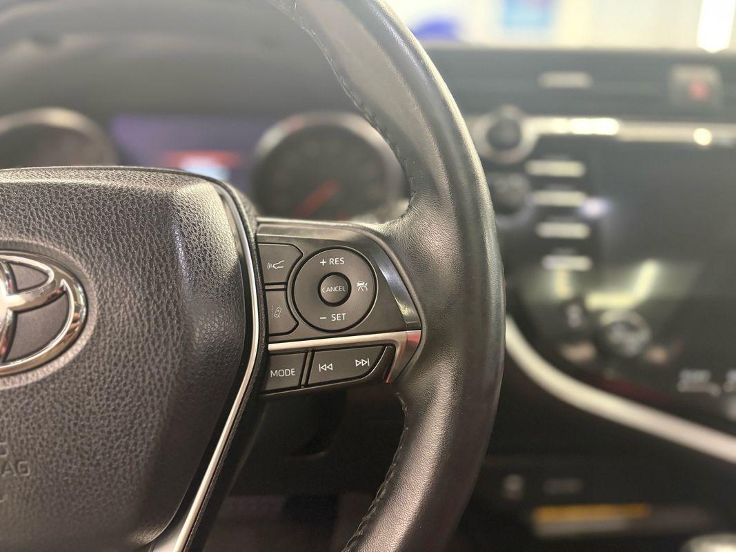 2018 Toyota Camry XSE V6 photo 19