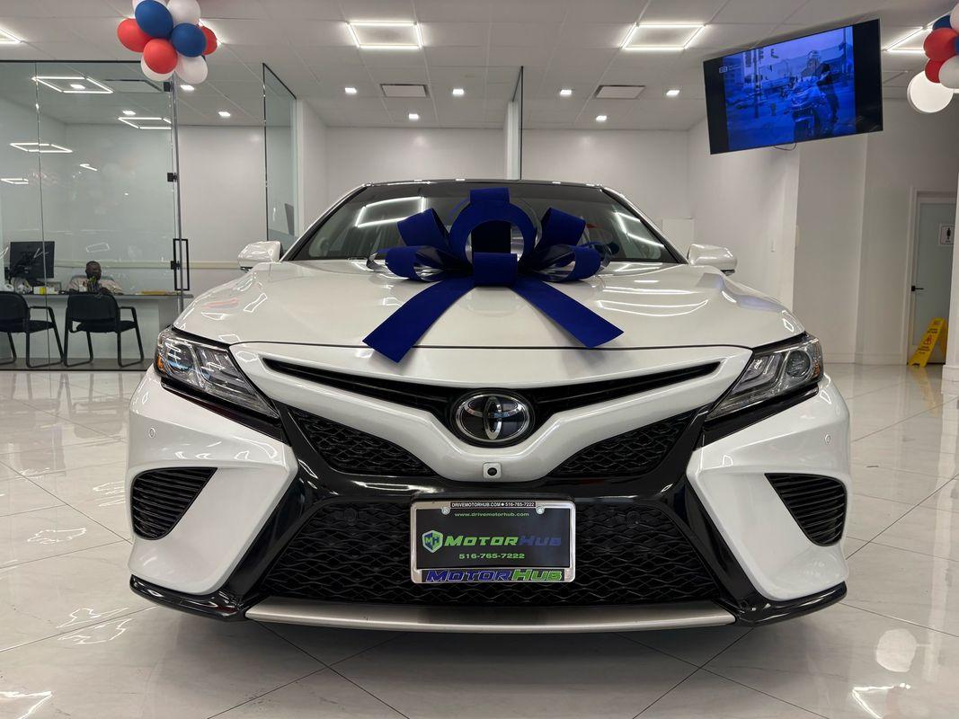 2018 Toyota Camry XSE V6 photo 2