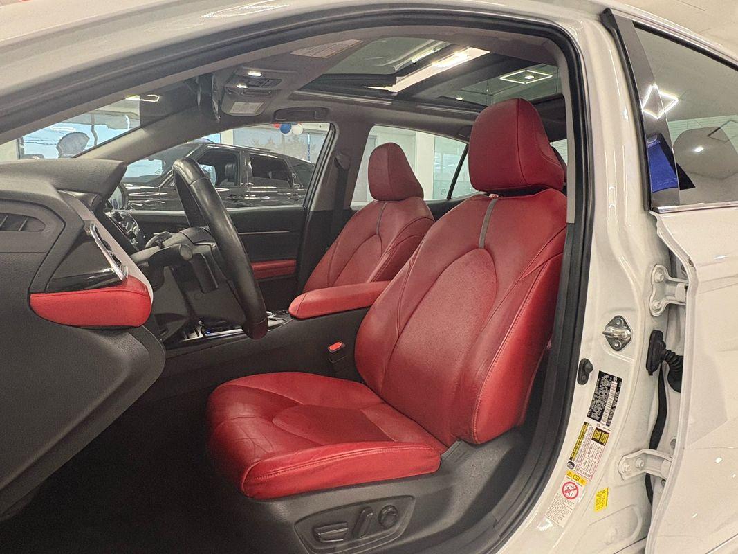 2018 Toyota Camry XSE V6 photo 22