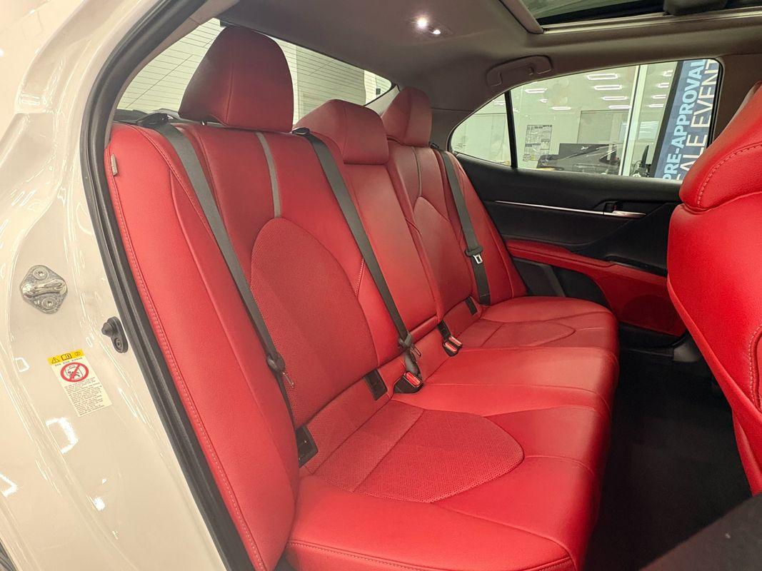 2018 Toyota Camry XSE V6 photo 25