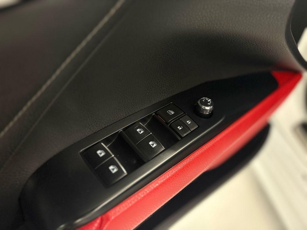 2018 Toyota Camry XSE V6 photo 26