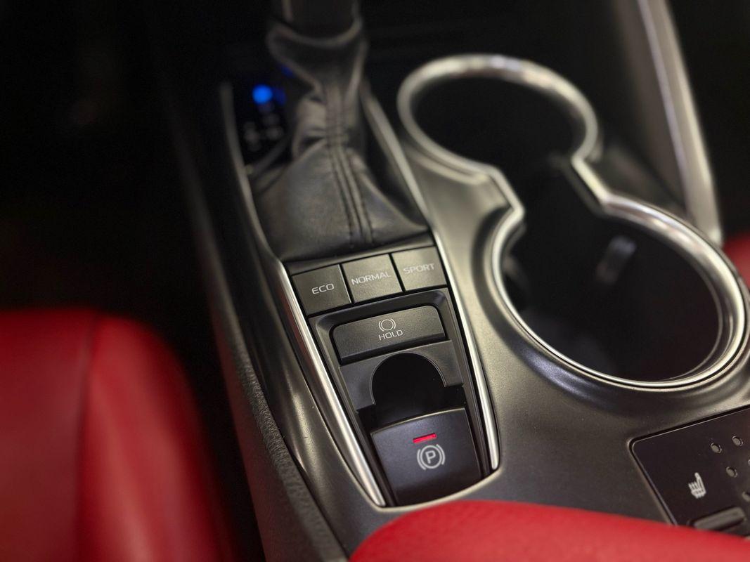 2018 Toyota Camry XSE V6 photo 28
