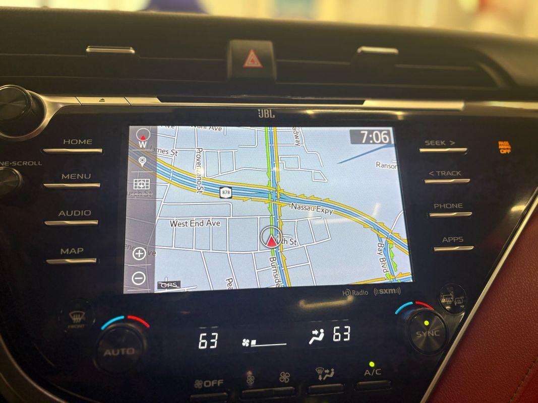 2018 Toyota Camry XSE V6 photo 32
