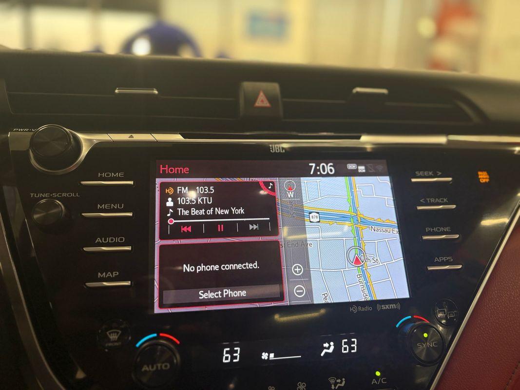 2018 Toyota Camry XSE V6 photo 33