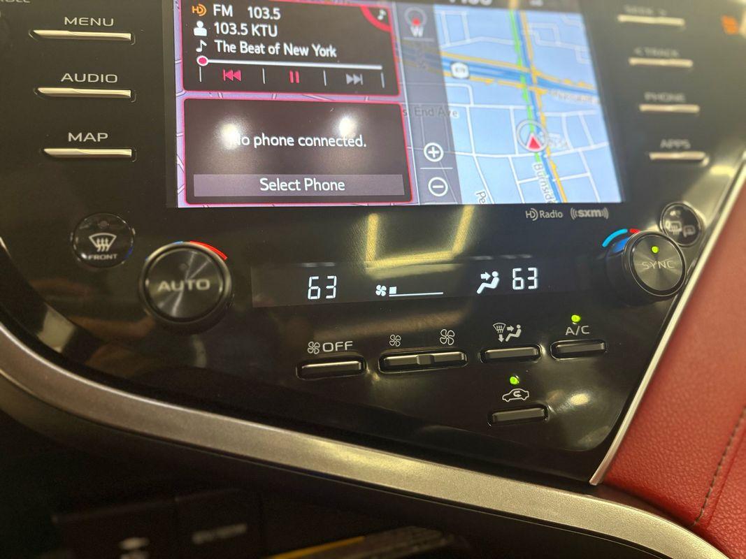 2018 Toyota Camry XSE V6 photo 34