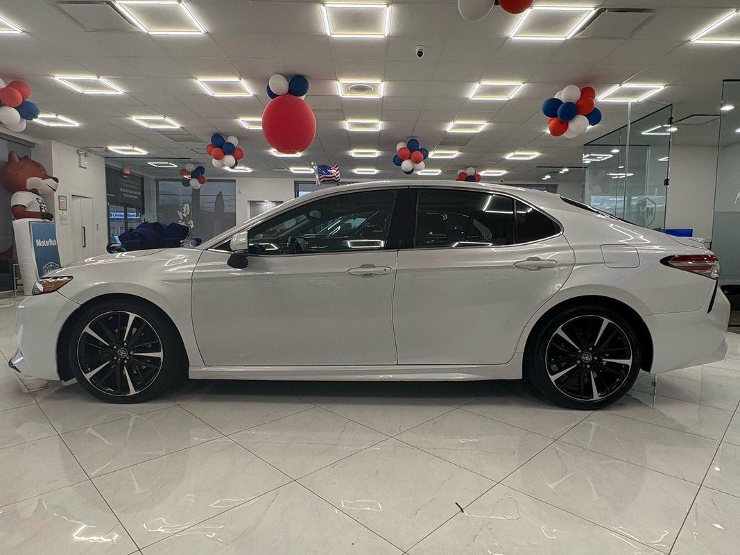 2018 Toyota Camry XSE V6 photo 4