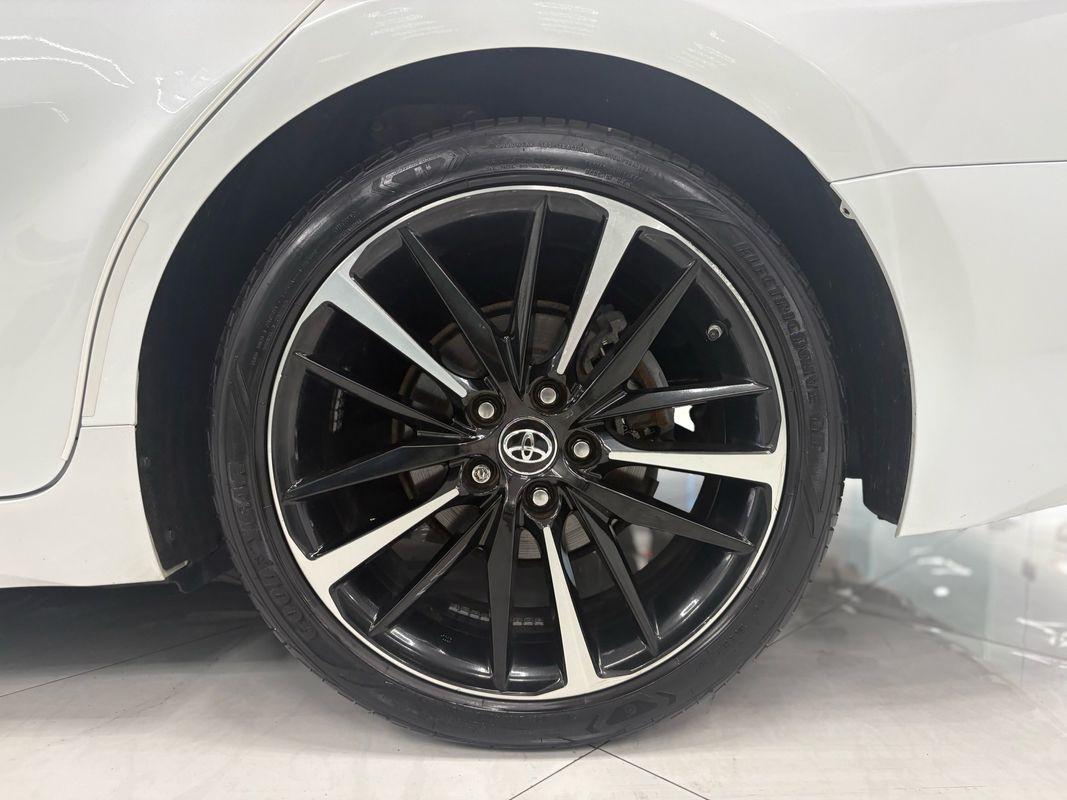 2018 Toyota Camry XSE V6 photo 39