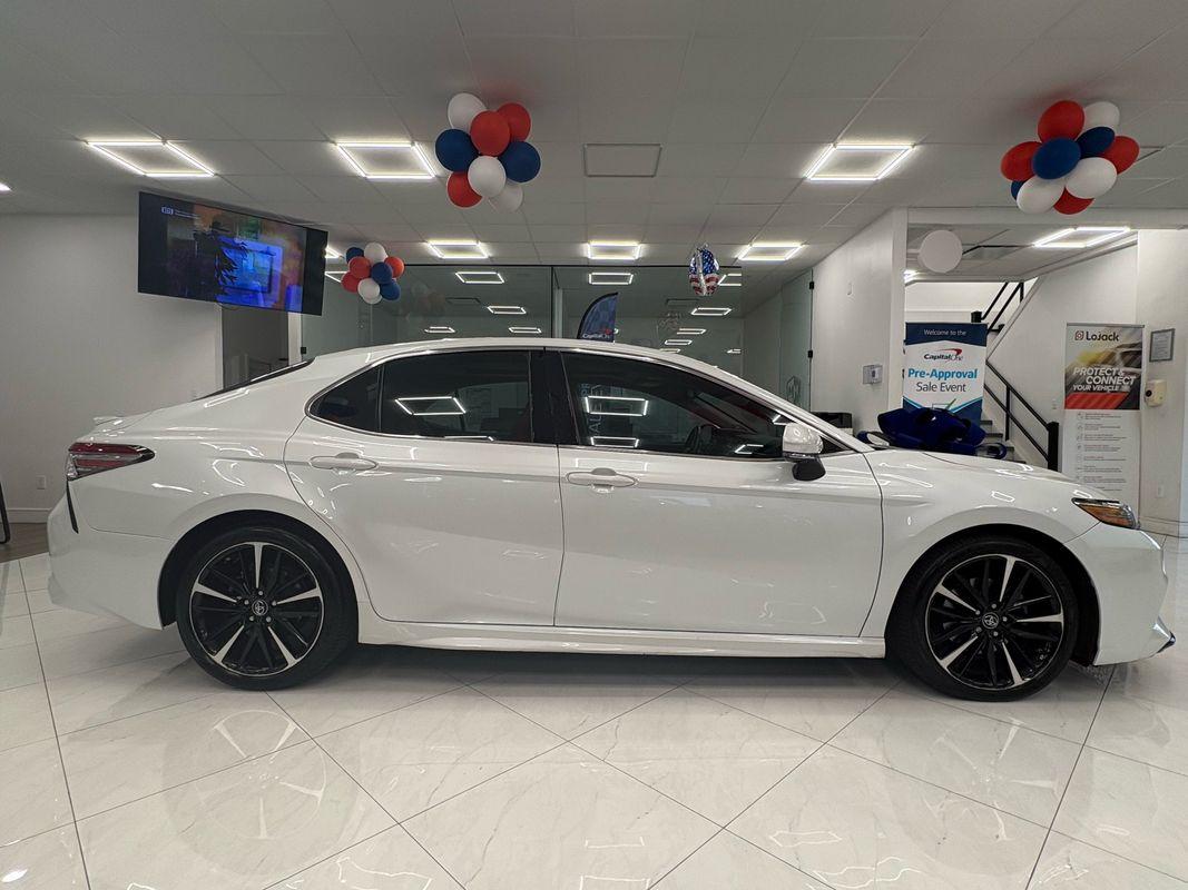 2018 Toyota Camry XSE V6 photo 5