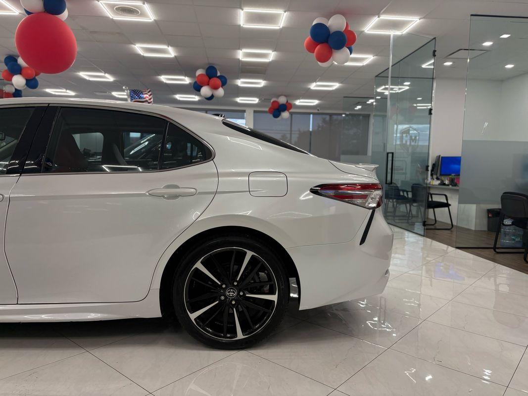2018 Toyota Camry XSE V6 photo 7