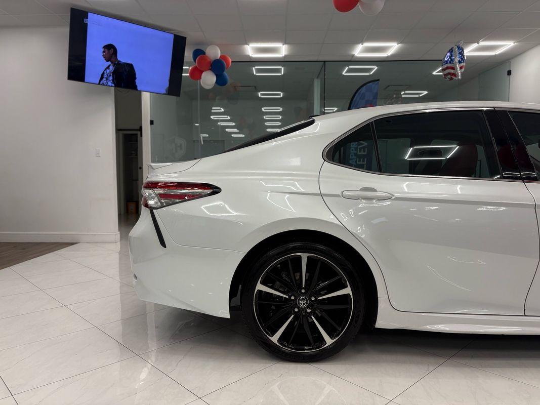 2018 Toyota Camry XSE V6 photo 8