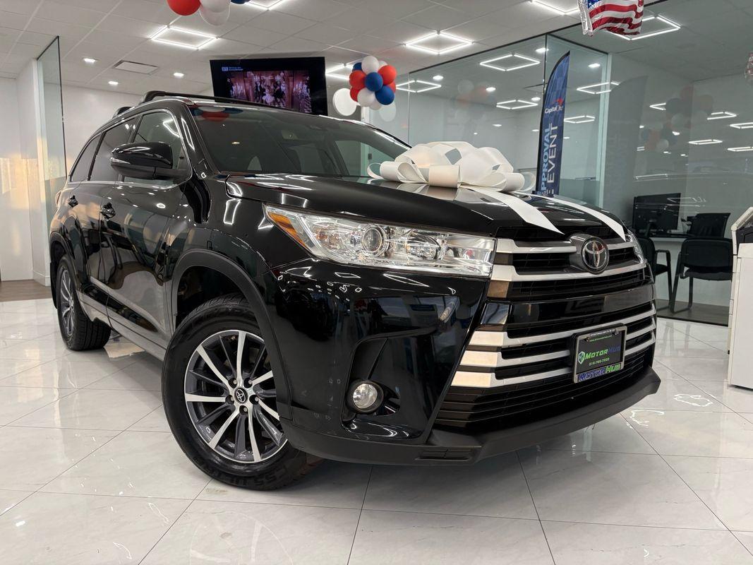 2017 Toyota Highlander XLE photo 3