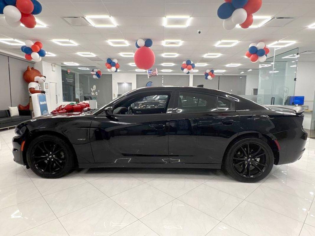 2018 Dodge Charger R/T photo 4