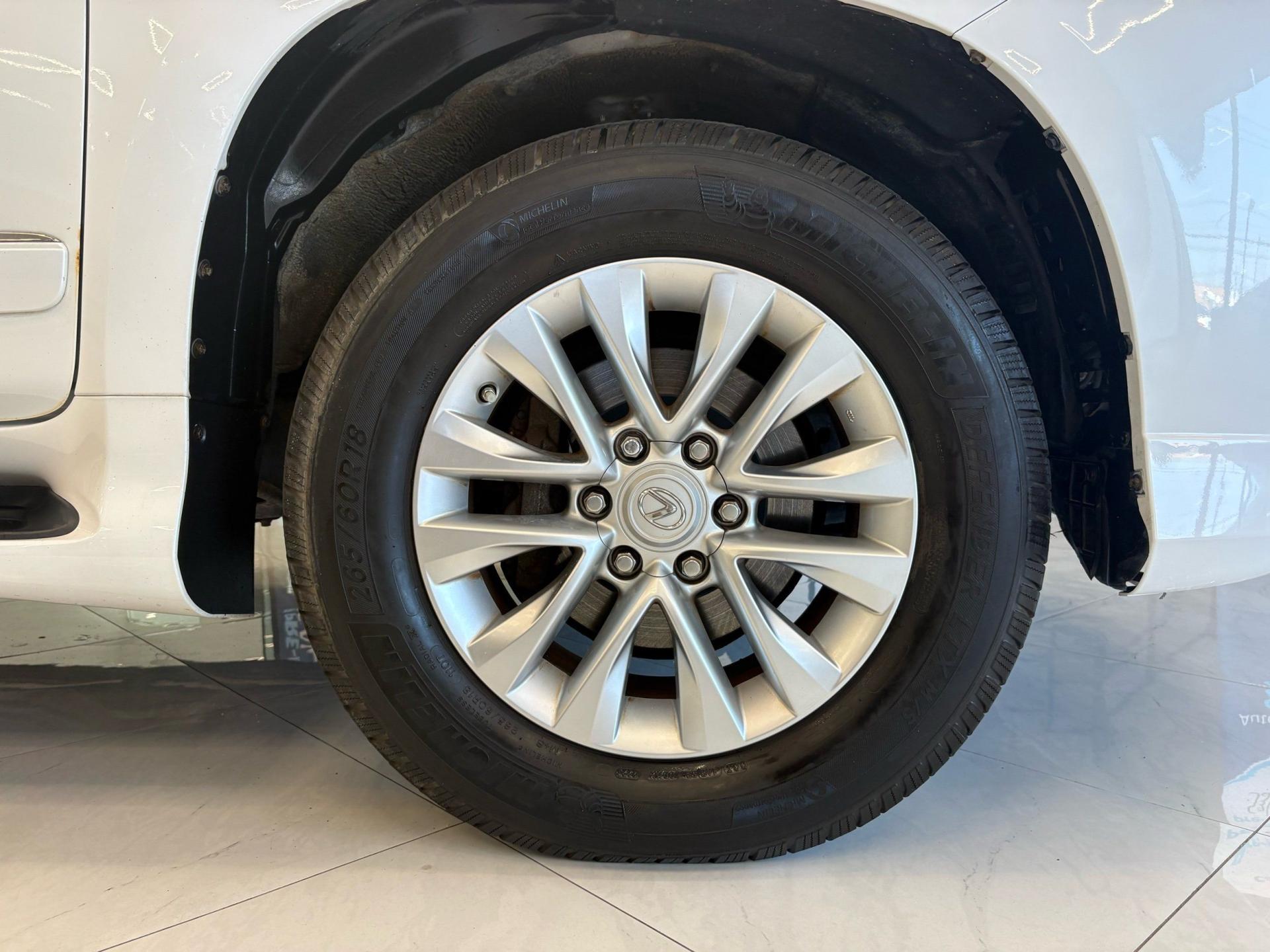 2018 Lexus GX 460 photo 30