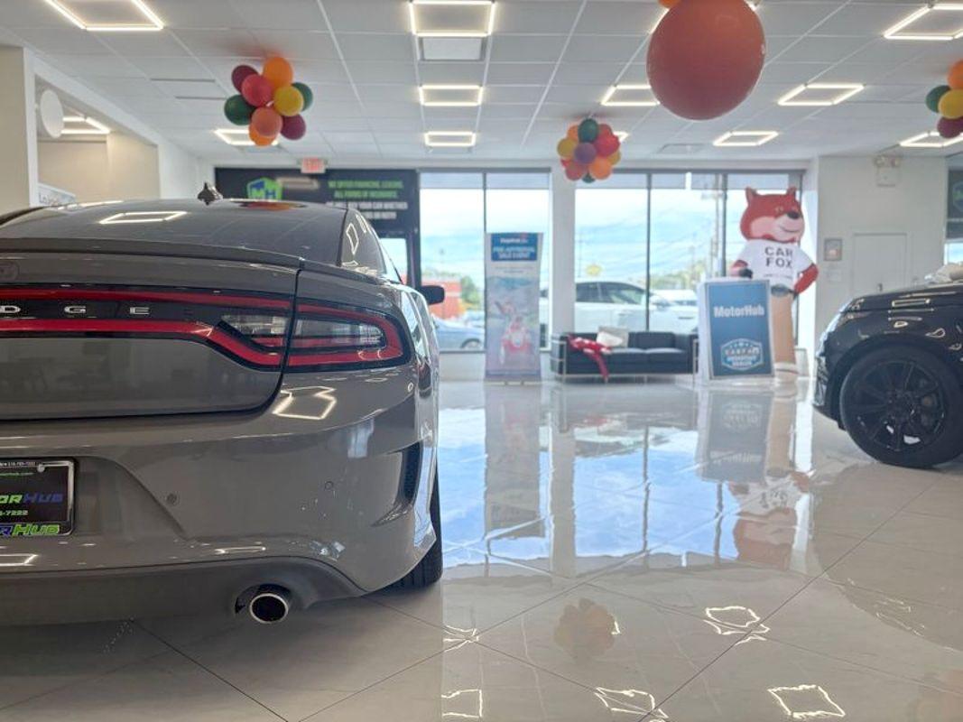 2018 Dodge Charger SXT Plus photo 13