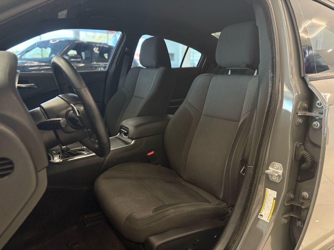 2018 Dodge Charger SXT Plus photo 19