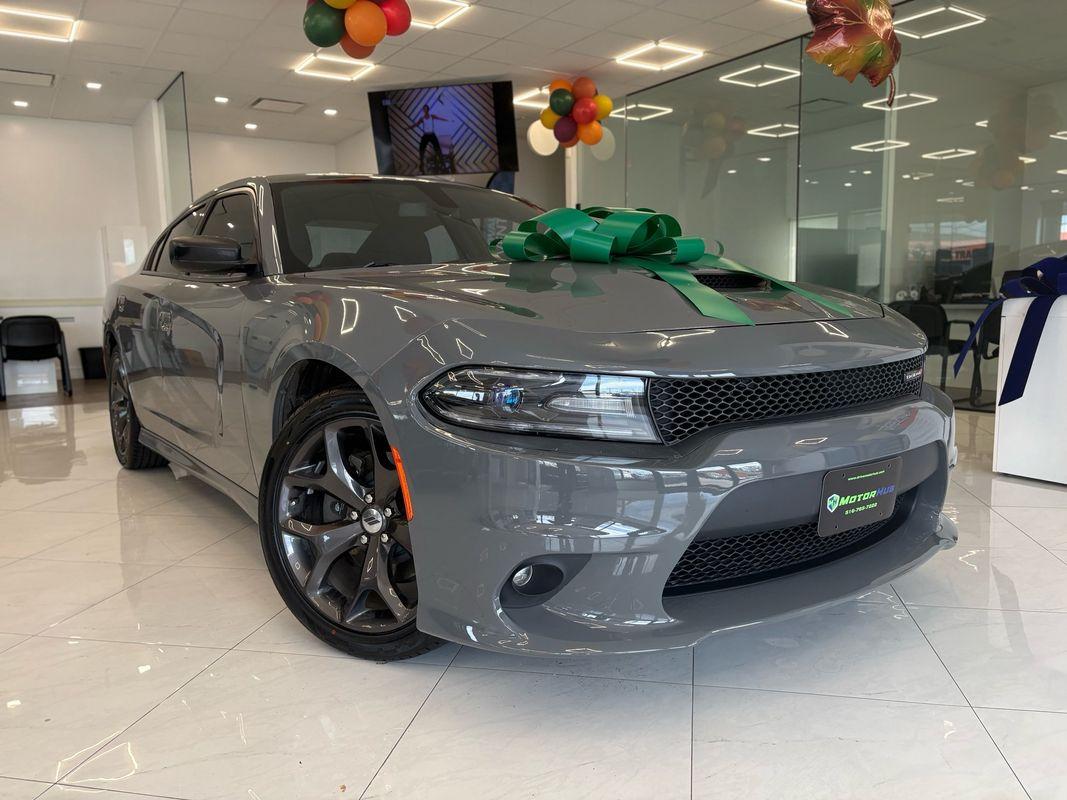 2018 Dodge Charger SXT Plus photo 2