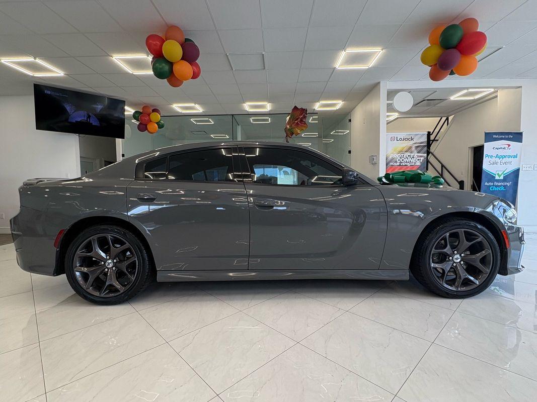 2018 Dodge Charger SXT Plus photo 4