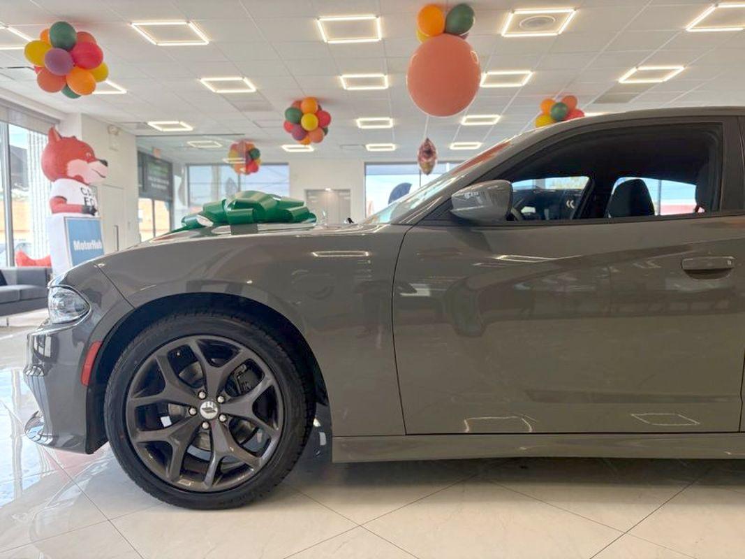 2018 Dodge Charger SXT Plus photo 5