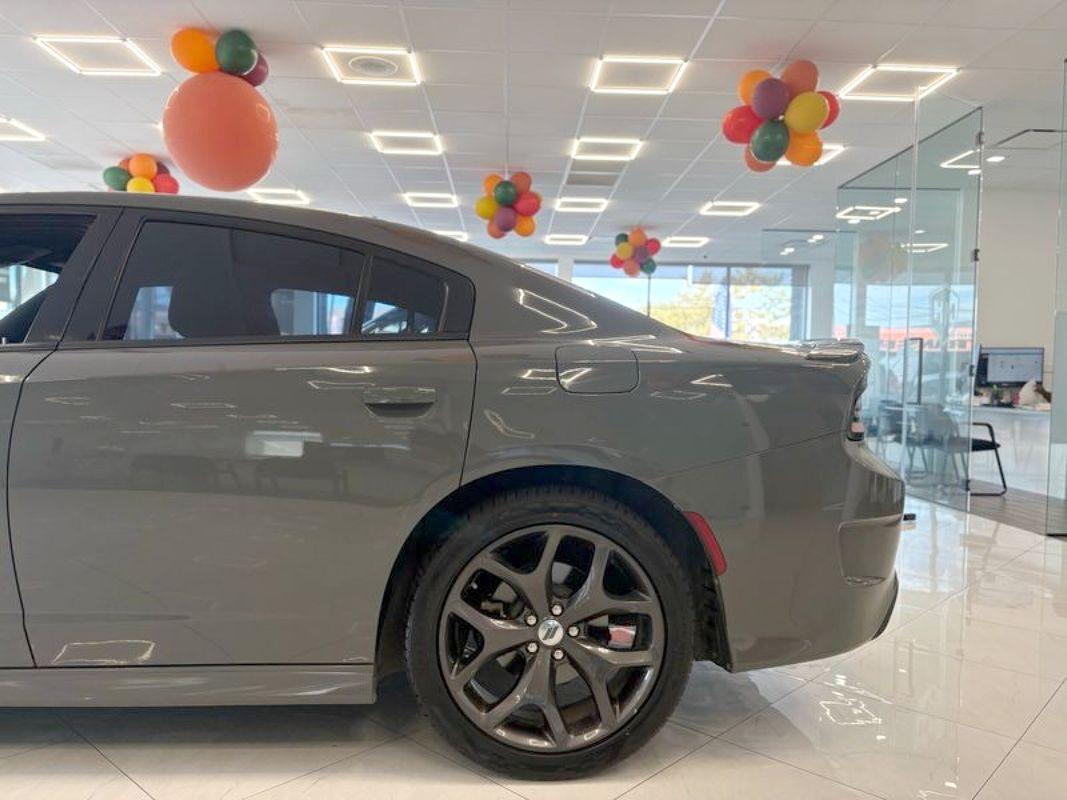 2018 Dodge Charger SXT Plus photo 6