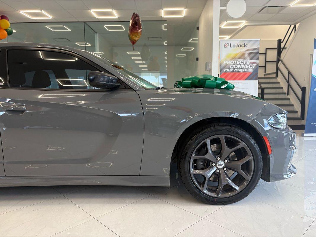 2018 Dodge Charger SXT Plus photo 8