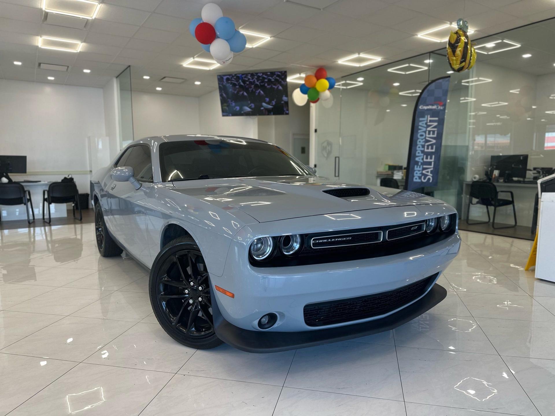 2022 Dodge Challenger GT photo 2