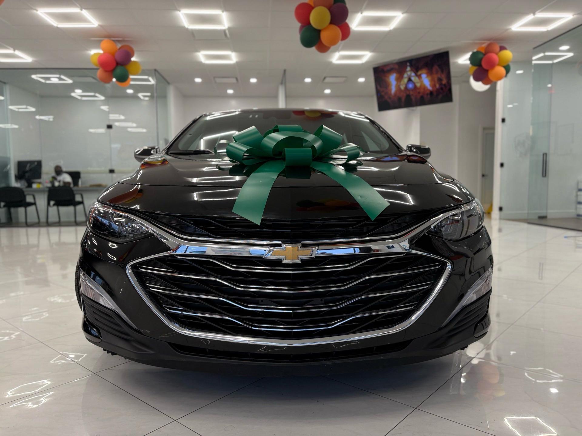 2025 Chevrolet Malibu 1LT photo 2