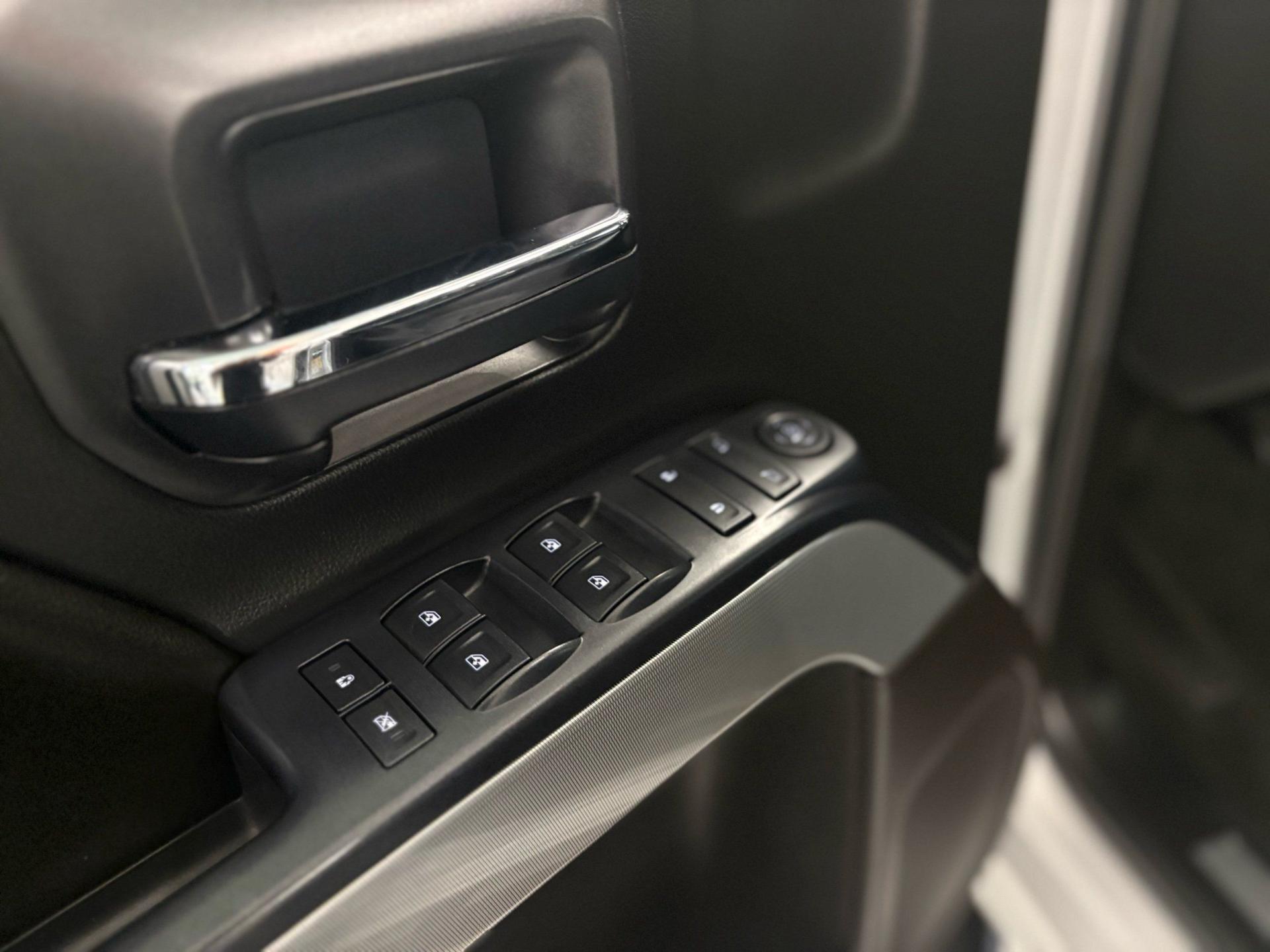 2017 Chevrolet Silverado 1500 LT - Photo 25