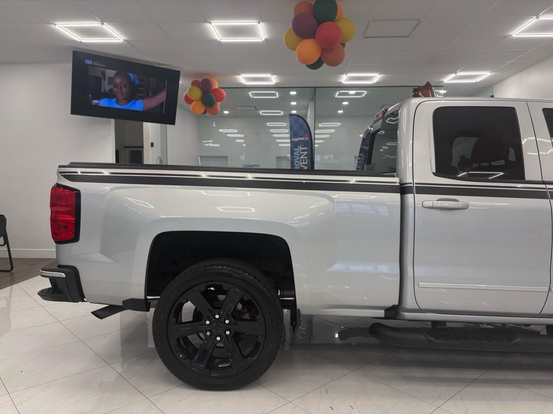 2017 Chevrolet Silverado 1500 LT - Photo 8