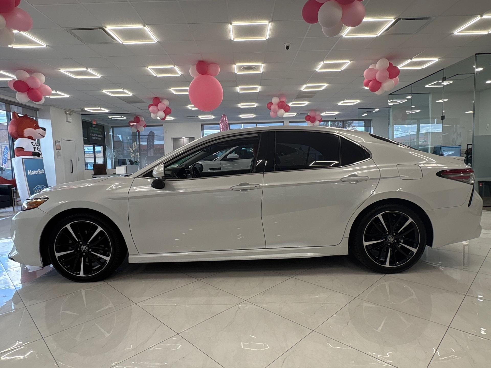 2019 Toyota Camry XSE V6 photo 4