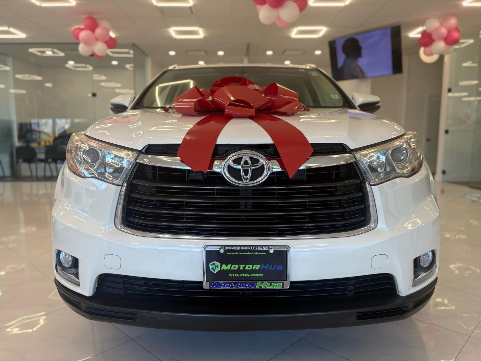 2016 Toyota Highlander Limited Platinum photo 2