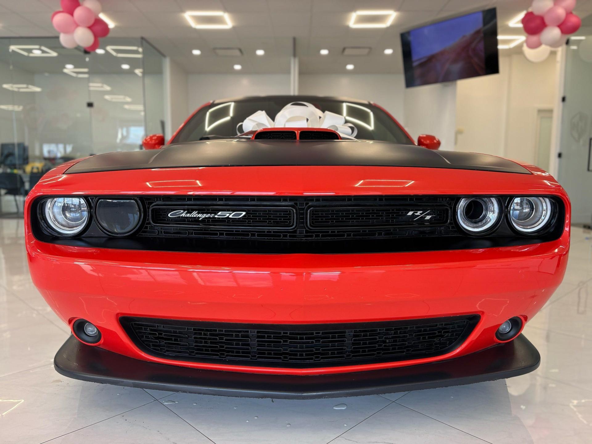 2020 Dodge Challenger R/T photo 2